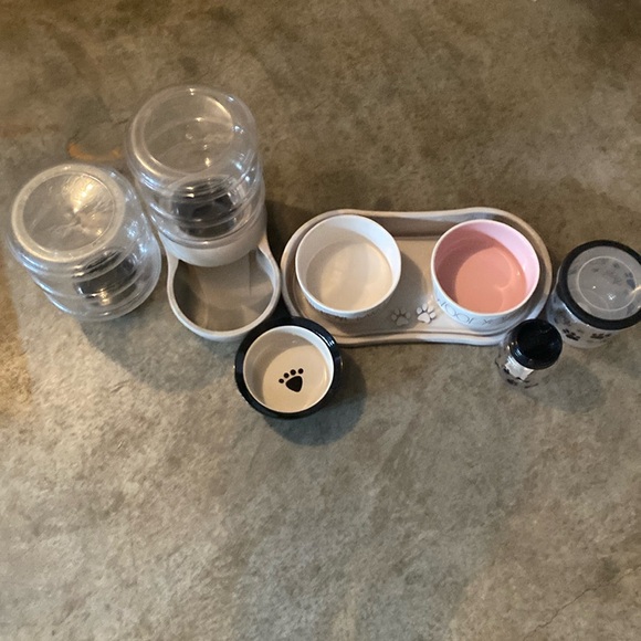 Lot of doggie items - Picture 1 of 4